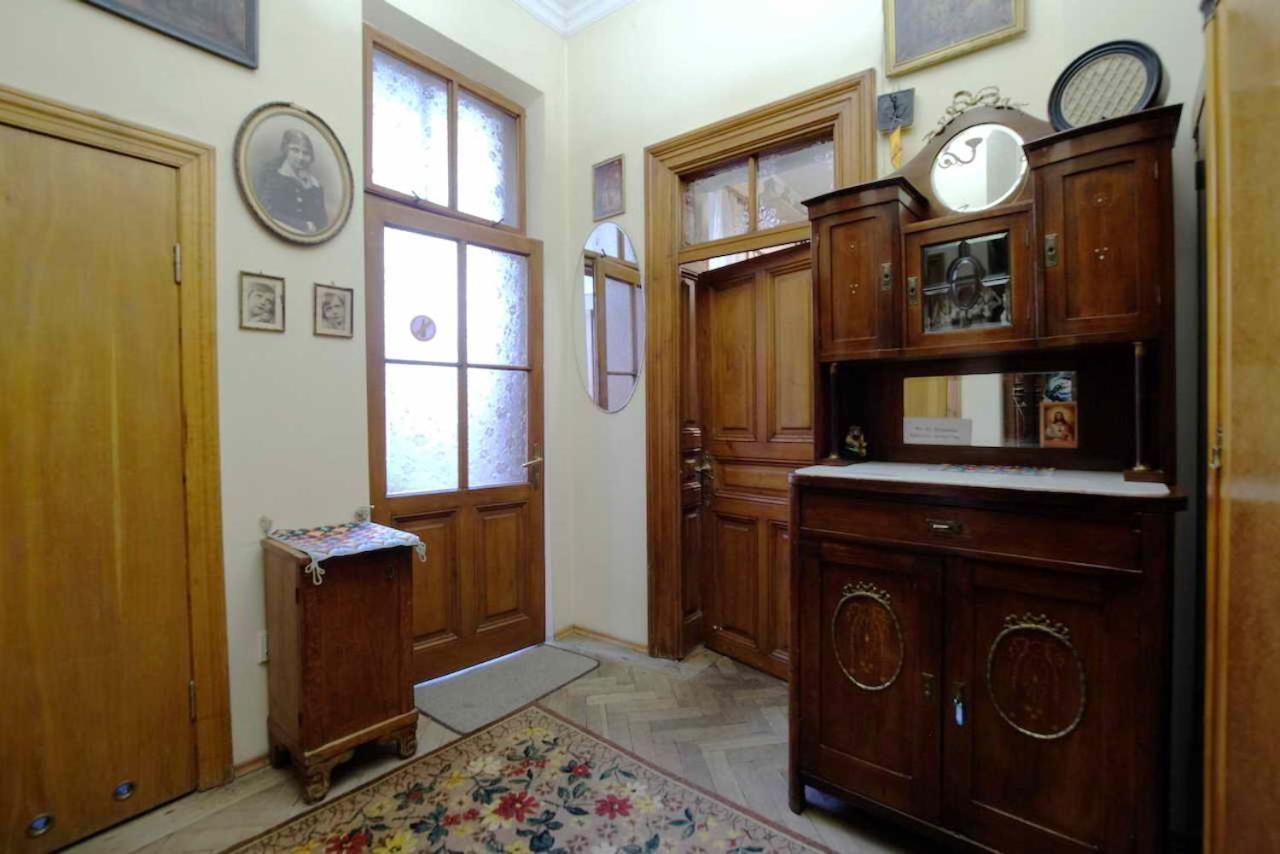 "Eva Stories" Movie Apartment On Rynok Square 리비프 외부 사진
