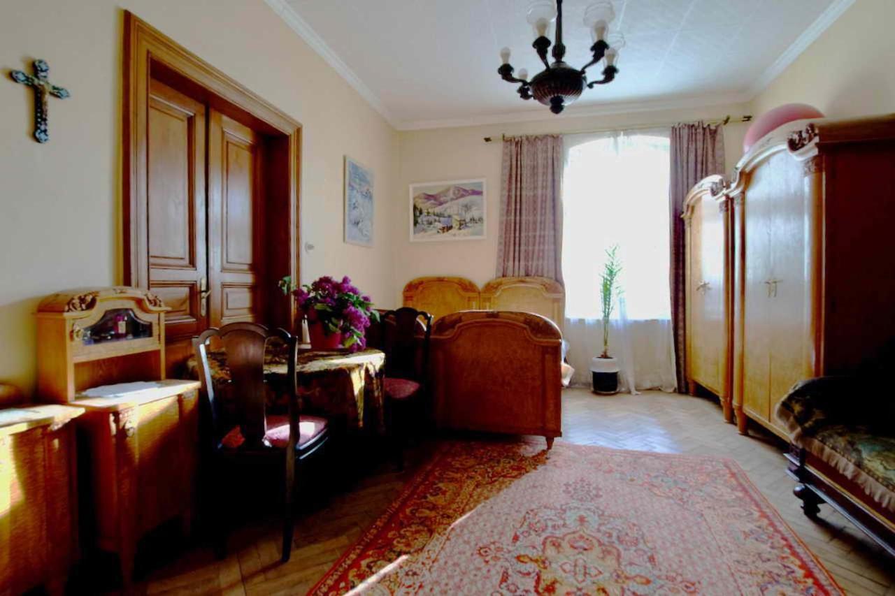 "Eva Stories" Movie Apartment On Rynok Square 리비프 외부 사진