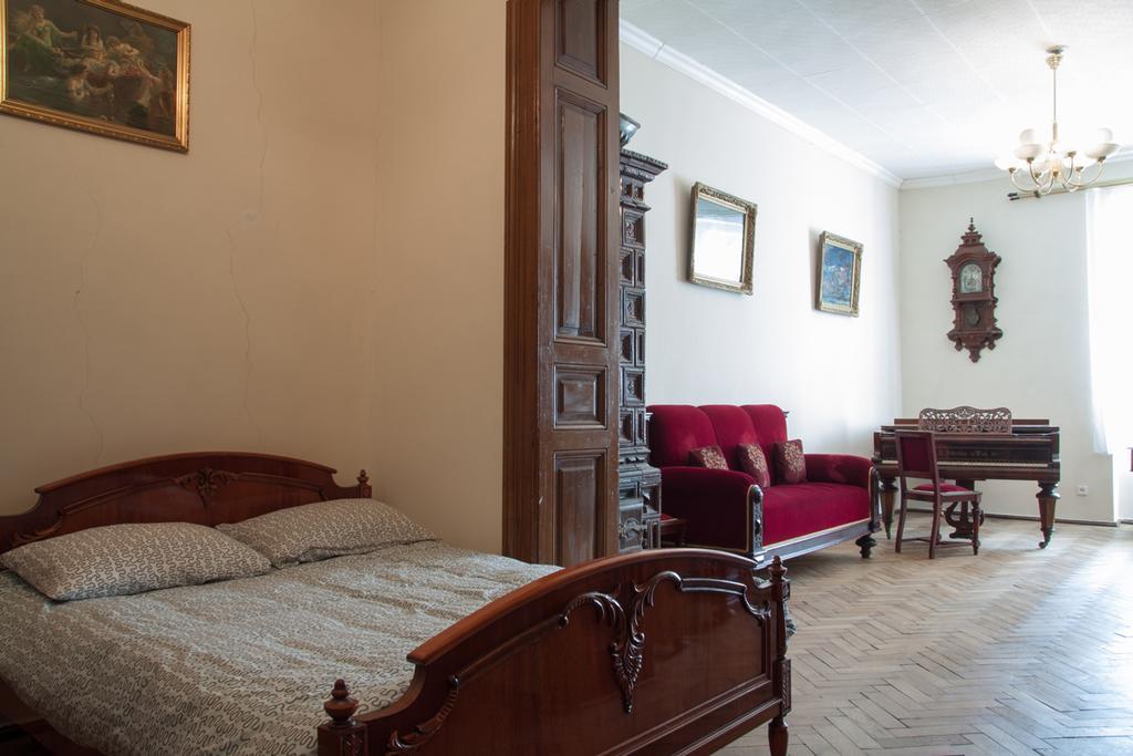 "Eva Stories" Movie Apartment On Rynok Square 리비프 외부 사진