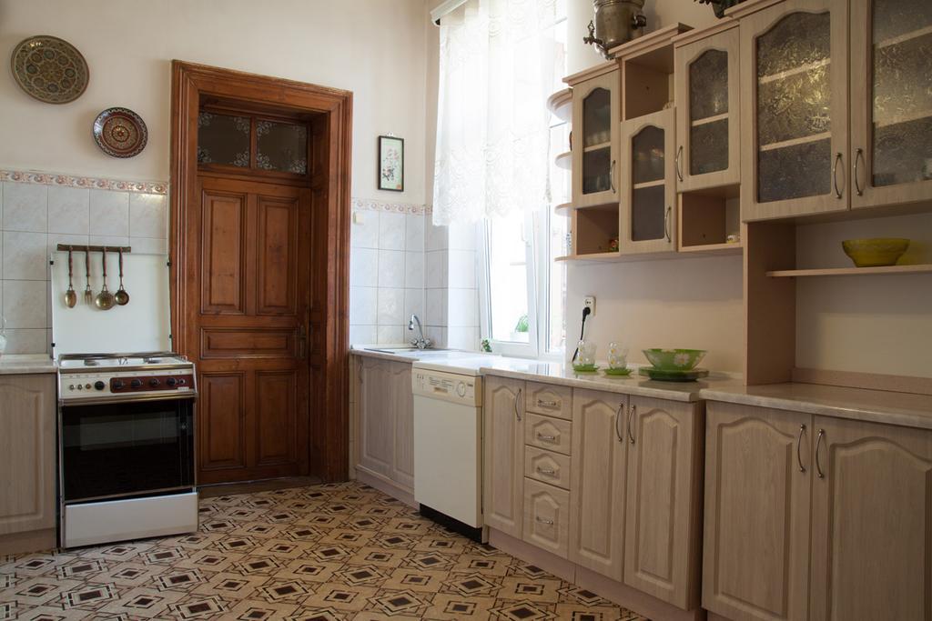 "Eva Stories" Movie Apartment On Rynok Square 리비프 외부 사진